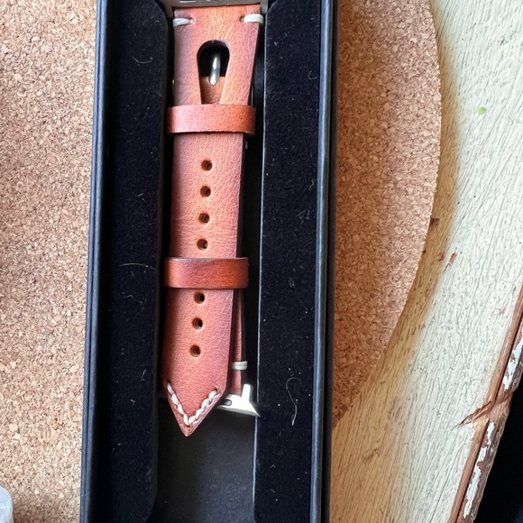 Apple Series 8: handmade leather band - Picture 7 of 8